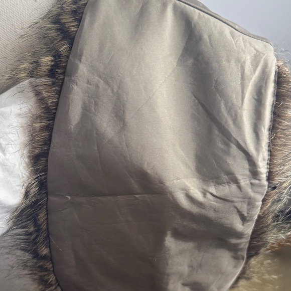 Elegant Faux Fur Shawl in Brown - Picture 8 of 12